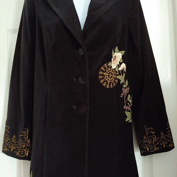 Cabi Carol Anderson Black Velour Embroidered Gilmore Practical Magic Vibe Coat 6 - Picture 4 of 16